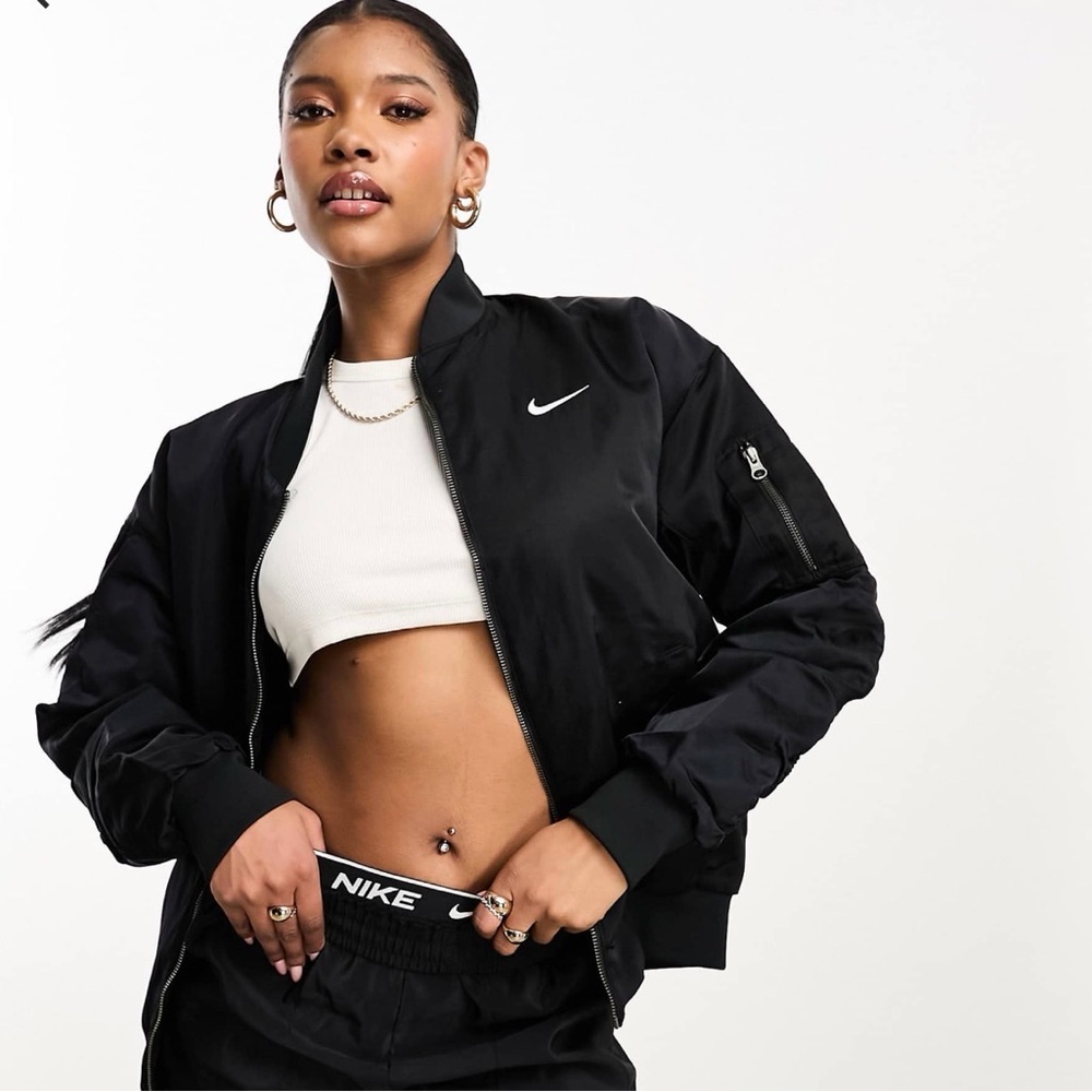 NEW NEVER WORN with TAGS NIKE WOMEN SPORTSWEAR REVERSIBLE VARSITY BOMBER JACKET